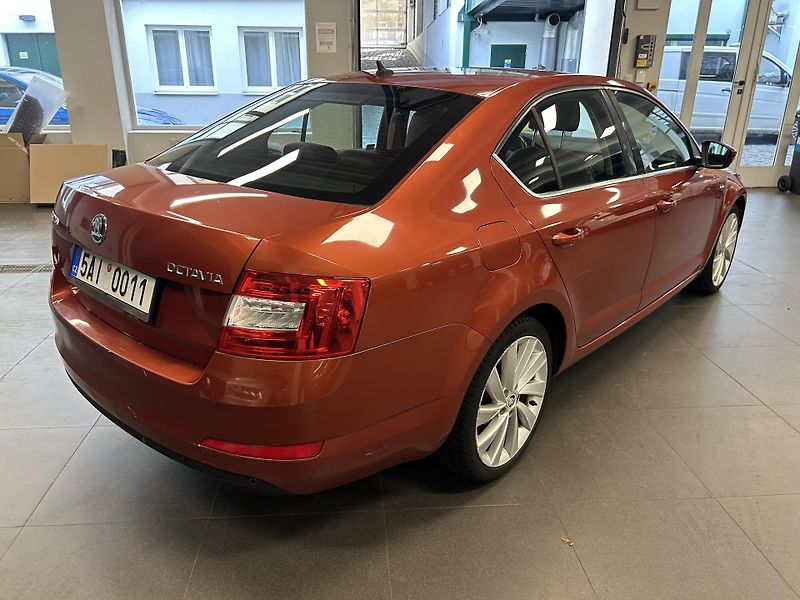 Škoda Octavia (2016) 2.0TDi L&K DSG Bi-X ACC Canton - fotka 4 z 34