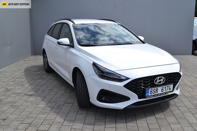 Hyundai i30 WG 1,5I MT SMART FAMILY NAVI - fotka 3 z 43