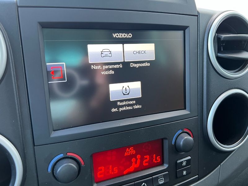 Citroën Berlingo (2017) 1.2PT Shine! NAVI! Tažné! 1.ma - fotka 31 z 37
