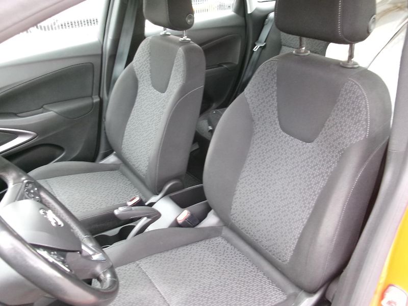 Opel Crossland X (2020) 1,2 PT MAN ČR 1.MAJ - fotka 10 z 26