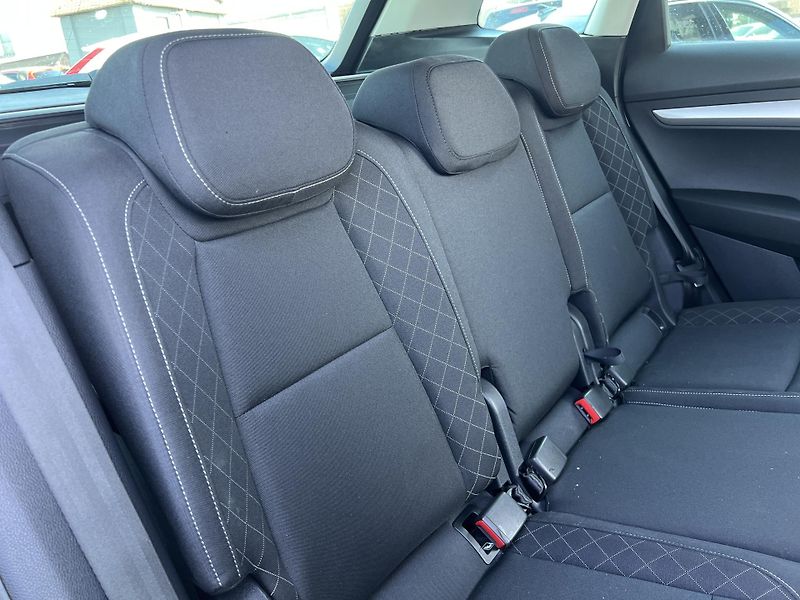 Škoda Karoq Style 1.5TSi NAVI KAMERA ALU - fotka 31 z 44