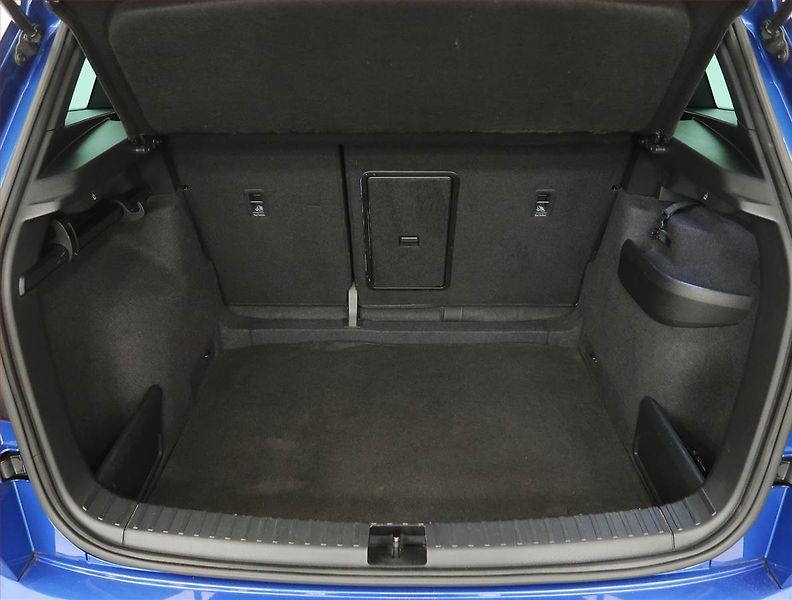 Škoda Karoq (2021) Sportline 1.5 TSI, digi klima - fotka 14 z 28