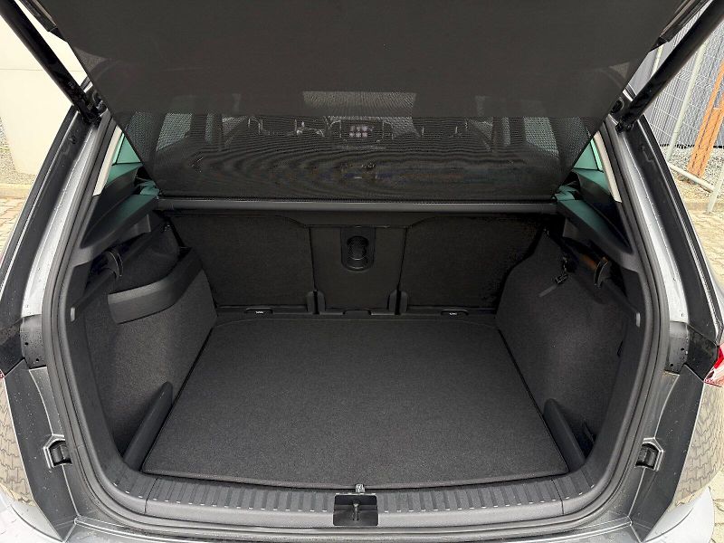 Škoda Karoq (2023) 1.5 TSI 110 kW DSG Style - fotka 25 z 25