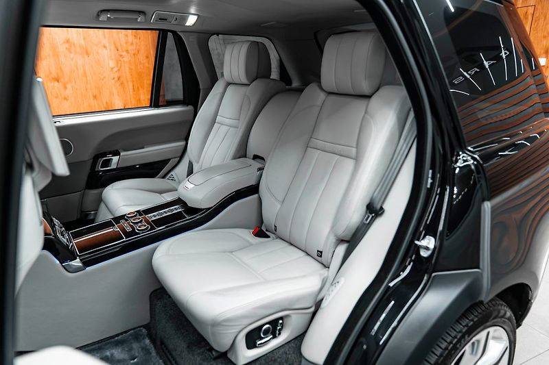 Land Rover Range Rover SV Autobiography Long - fotka 30 z 39