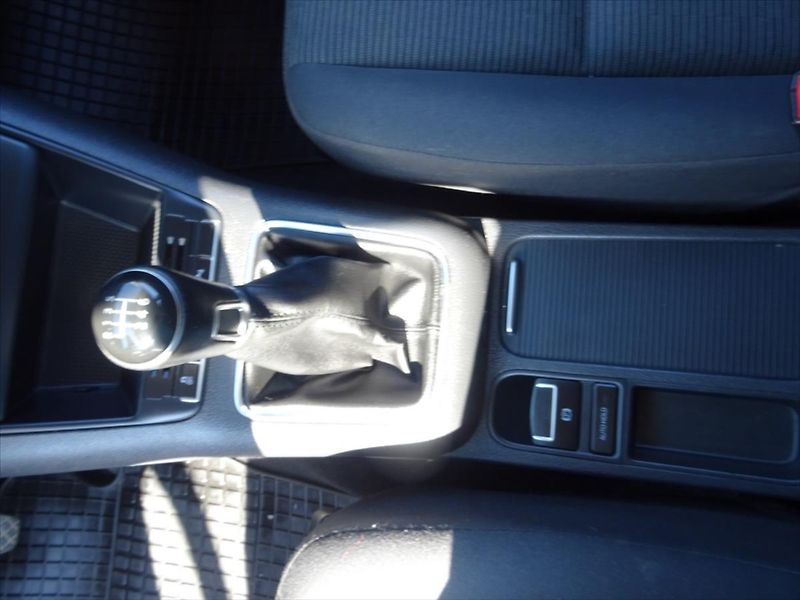 Volkswagen Tiguan 1,4 Koupen v ČR 1.Majitel - fotka 17 z 29