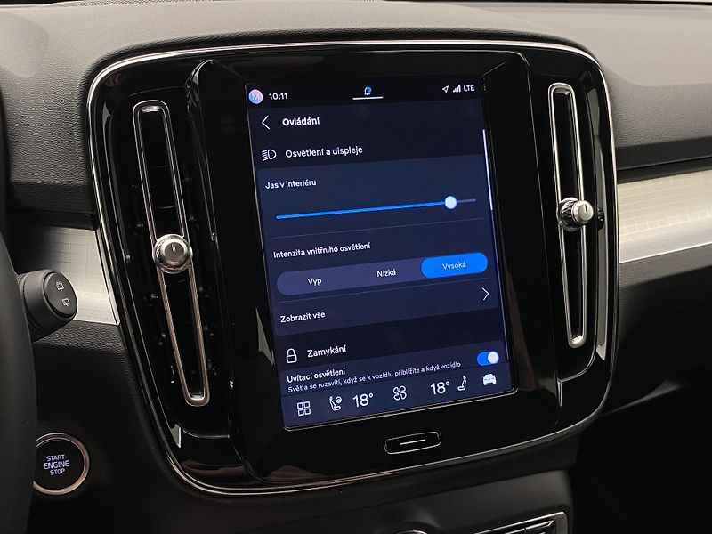 Volvo XC40 B4 BRIGHT PLUS AUT CZ - fotka 44 z 56