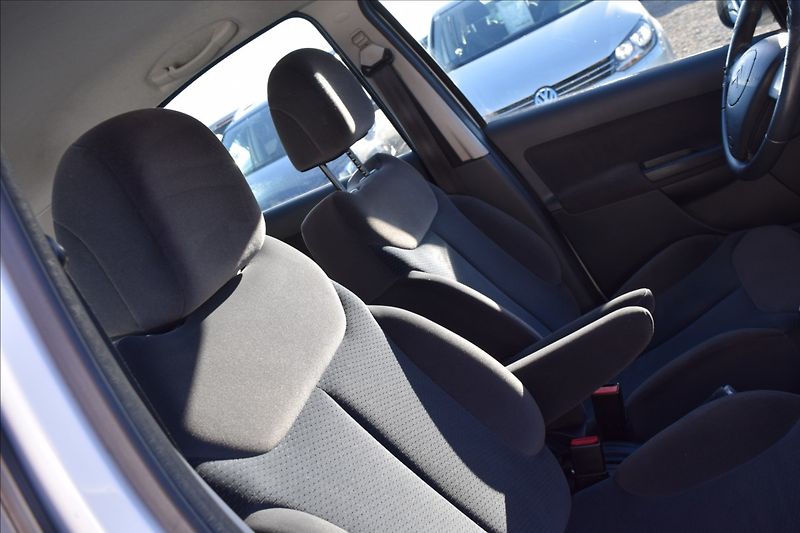 Citroën C3 1,4 i 65KW NÍZKÉ KM KLIMA ALU - fotka 23 z 39