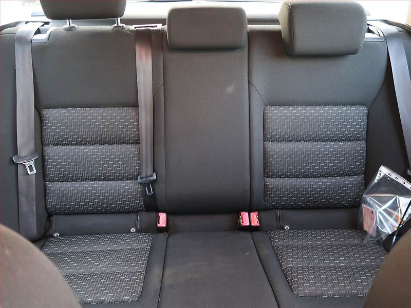 Škoda Octavia (2009) 1.6, Automat, Navi, Tempomat - fotka 10 z 17