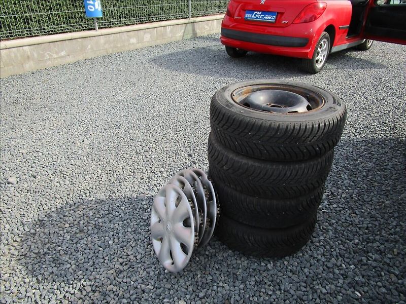 Peugeot 207 1.4i 54kW - fotka 31 z 35