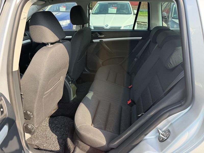 Škoda Octavia 1.4 TSI FAMILY - fotka 9 z 13