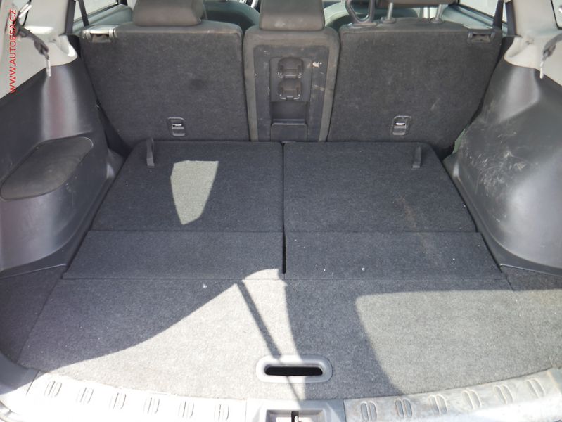 Nissan Qashqai (2010) 2.0 DCI +2, ČR, AC, TZ, navi - fotka 7 z 19
