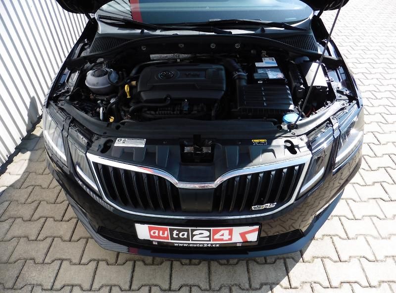Škoda Octavia III RS Combi 2.0 TSi - fotka 15 z 16