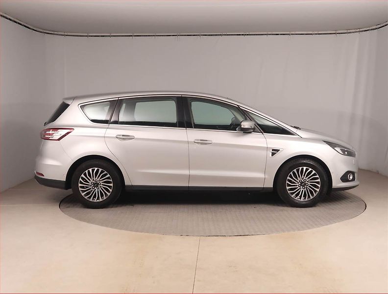Ford S-MAX (2020) Titanium 2.0 TDCi, Automat - fotka 6 z 17