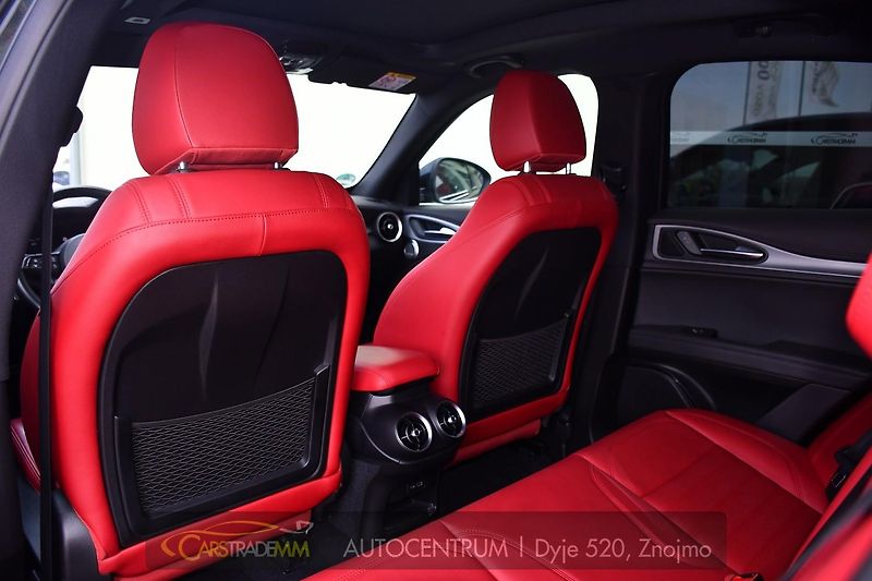 Alfa Romeo Stelvio 2.2 Diesel 16V 154kW Veloce AT - fotka 12 z 53