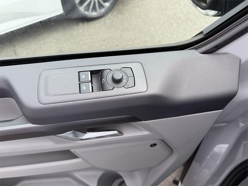 Ford Tourneo Custom Titanium X L2, Tourneo, 2.5 Du - fotka 17 z 22