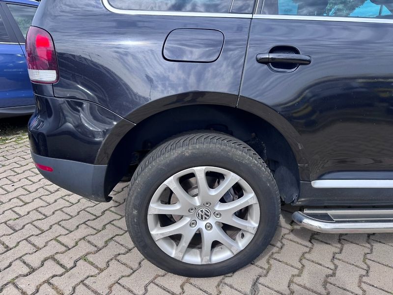 Volkswagen Touareg (2010) 4X4 3,0 TDI V6 176 KW - fotka 15 z 47
