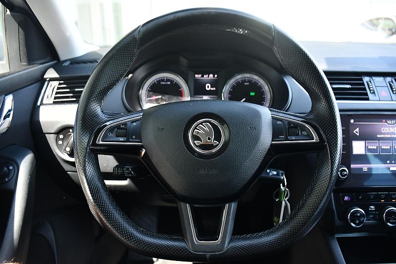 Škoda Octavia 1.5TSi 110kW DSG NAV ACC - fotka 26 z 48