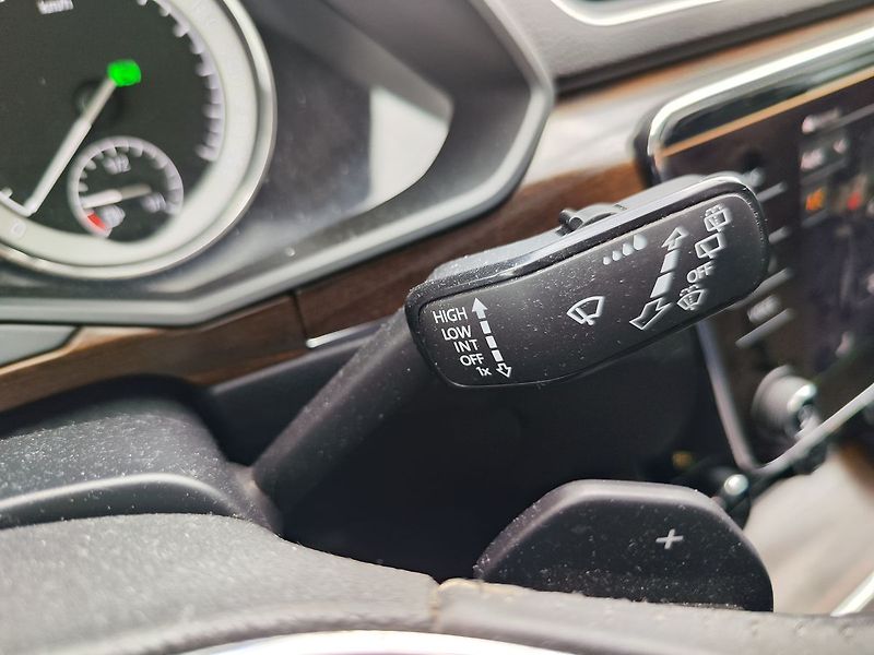 Škoda Superb 2.0 TDi/147kW Scout DSG 4x4 - fotka 33 z 39