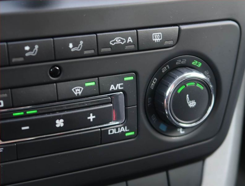 Škoda Yeti (2013) Elegance 1.4 TSI, Automat - fotka 18 z 21