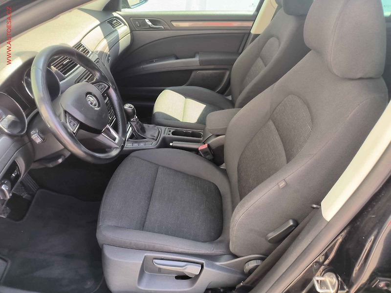 Škoda Superb (2013) 2.0 TDi 4x4, ČR, Bixen, navi - fotka 9 z 19