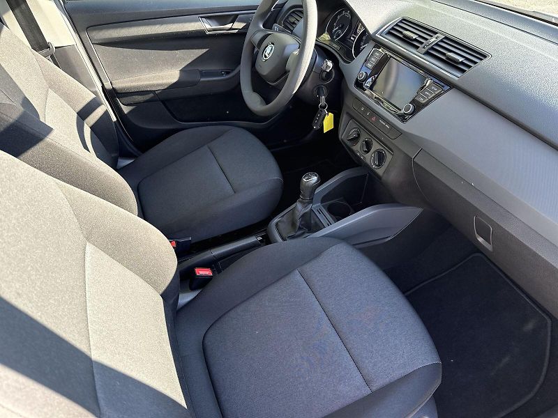 Škoda Fabia (2023) Combi 1.0 TSI Active - fotka 9 z 24