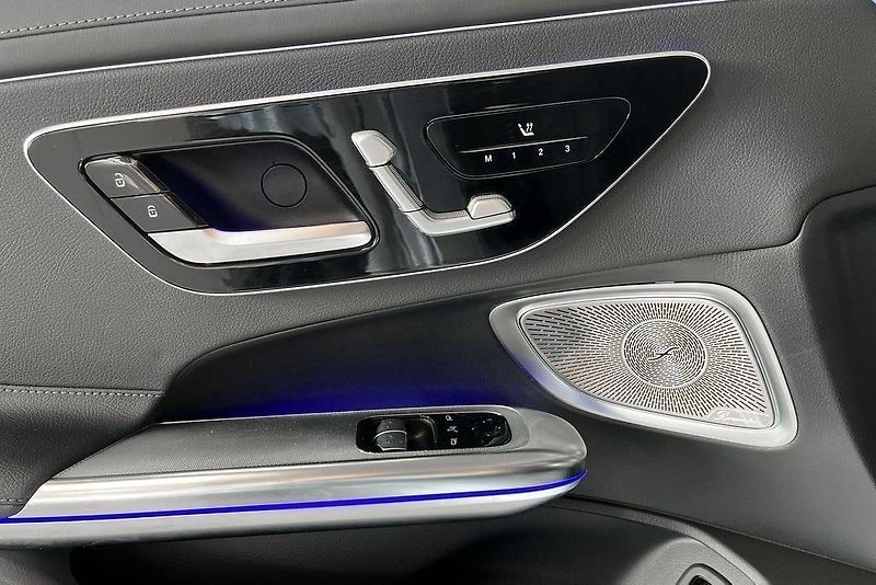 Mercedes-Benz CLE 300 4M AMG Premium Pano Burm - fotka 15 z 21