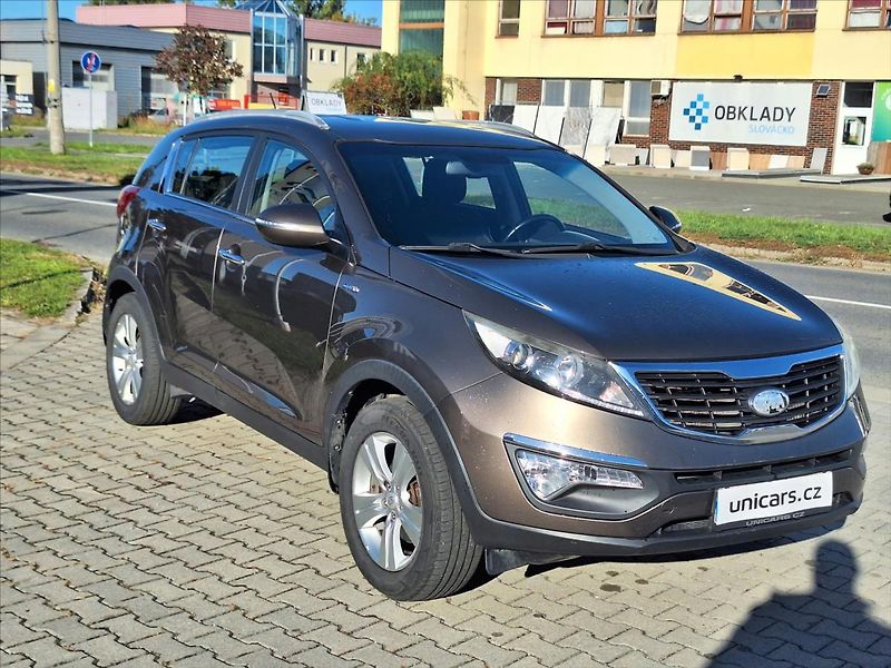 Kia Sportage 2,0 CRDI  Comfort Plus 4X4 CZ - fotka 3 z 15