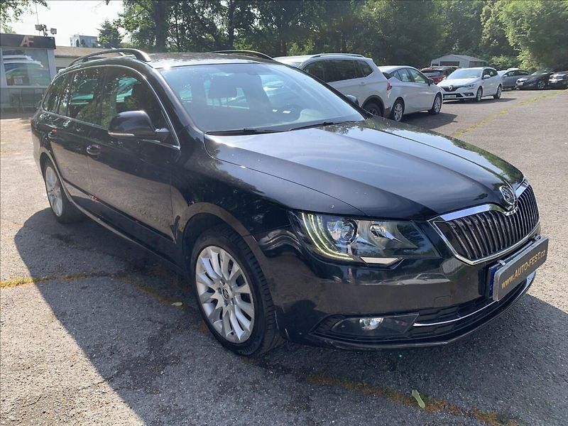 Škoda Superb 2,0 TDI DSG - fotka 3 z 19