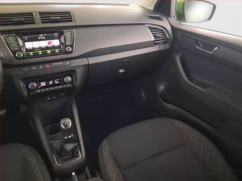 Škoda Fabia (2015) Style 1.2 TSI, ČR,1.maj - fotka 8 z 16