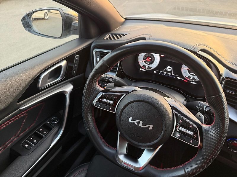 Kia ProCeed (2023) GT 1.6T-GDI 150kW CZ DPH - fotka 11 z 11