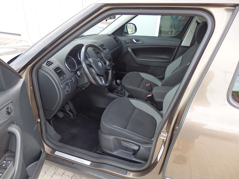Škoda Yeti 1.4 TSI KLIMA, 8x AIRBAG - fotka 6 z 16