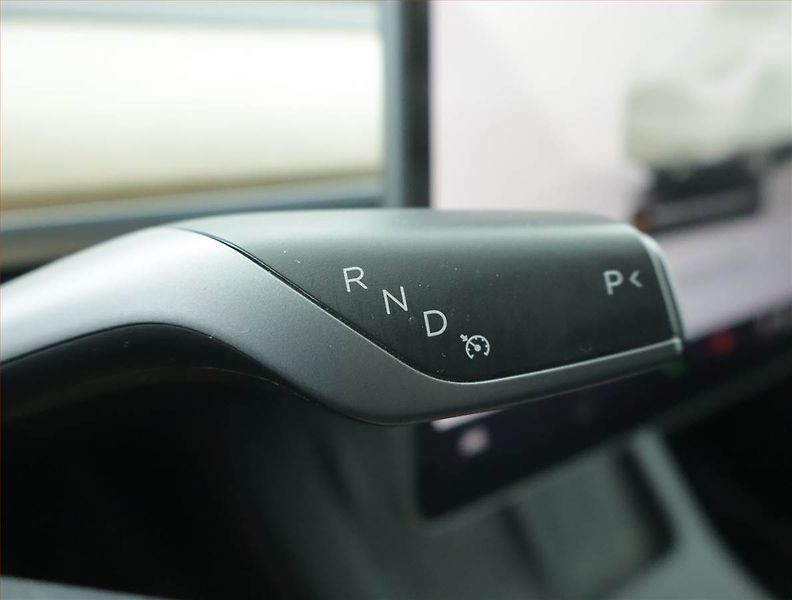 Tesla Model Y (2022) Long Range AWD 79kWh, SoH 89% - fotka 12 z 22