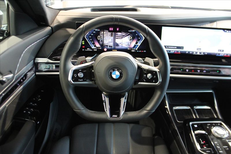 BMW Řada 7 740d xDrive M Sport Pro ExLoun - fotka 17 z 34