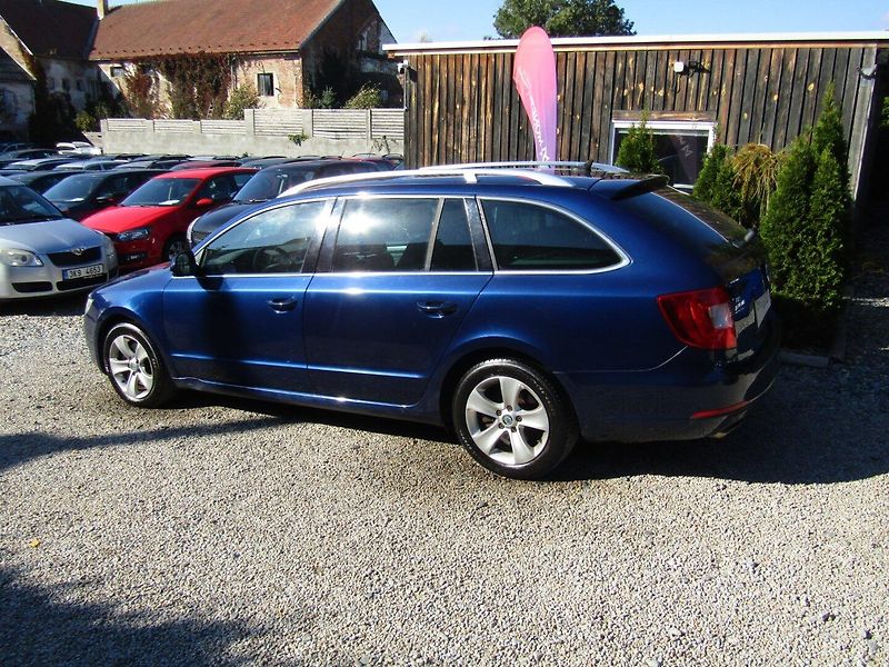 Škoda Superb (2011) 2.0 TDI CR 103kW - fotka 4 z 42