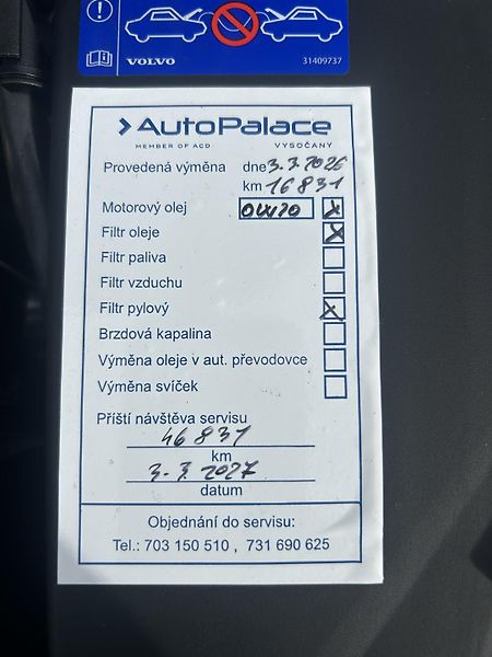 Volvo XC60 (2025) T6 RECHARGE PHEV 4WD ČR 1.maj  - fotka 29 z 46
