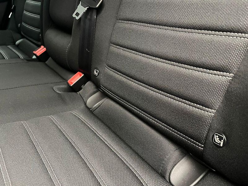 Ford Mondeo 2.0 EB Titanium manuál - fotka 29 z 69