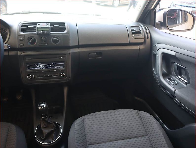 Škoda Fabia (2014) 1.2 TSI - fotka 8 z 14