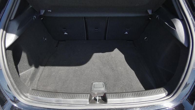 Mercedes-Benz Třídy A 220d DCT - fotka 20 z 22