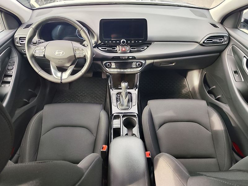 Hyundai i30 1.5 T-GDI/103kW Style DCT - fotka 13 z 34