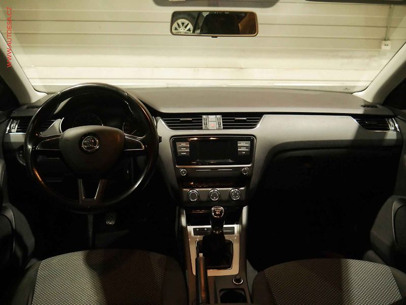 Škoda Octavia (2016) 1.6 TDI, 2.maj,ČR, AC - fotka 8 z 17