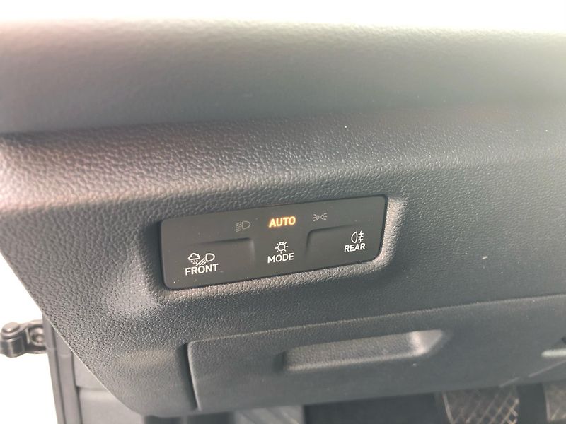 Volkswagen Tayron 1,5 TSI 150kW eHybrid People - fotka 16 z 30
