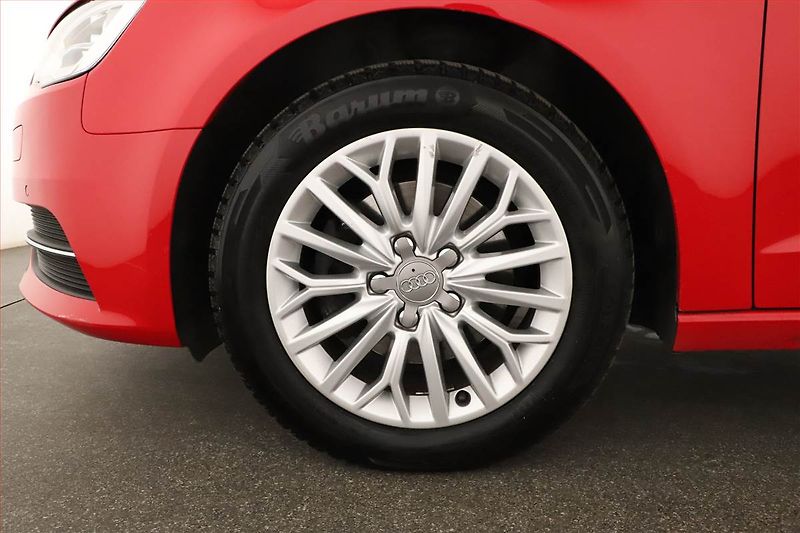 Audi A3 (2014) 1.2 TFSI, Kůže, Bi-Xenony - fotka 11 z 16