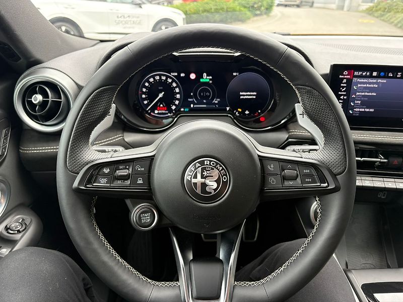 Alfa Romeo Tonale (2026) Sport Speciale 1.5 Turbo Ibrid - fotka 14 z 16