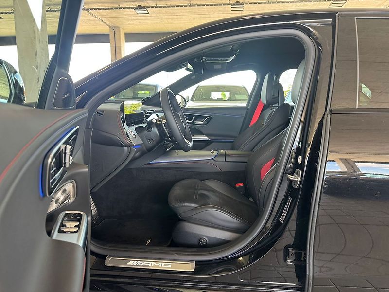 Mercedes-Benz Třídy E 53 AMG Hybrid 4MATIC+ - fotka 11 z 20