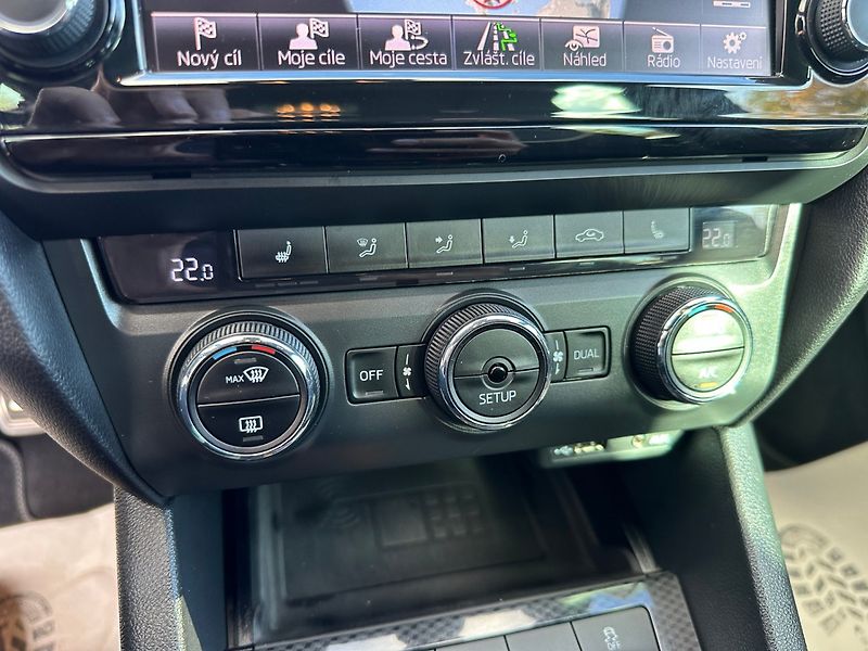 Škoda Octavia (2015) RS 2,0TDI 135Kw - fotka 22 z 32