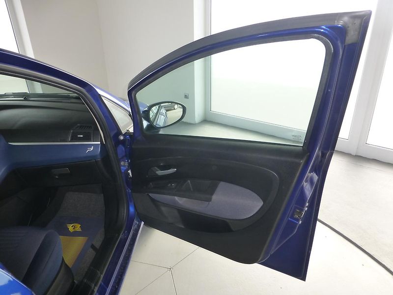 Fiat Punto (2008) 1,3JTD-KLIMATIZACE - fotka 15 z 23