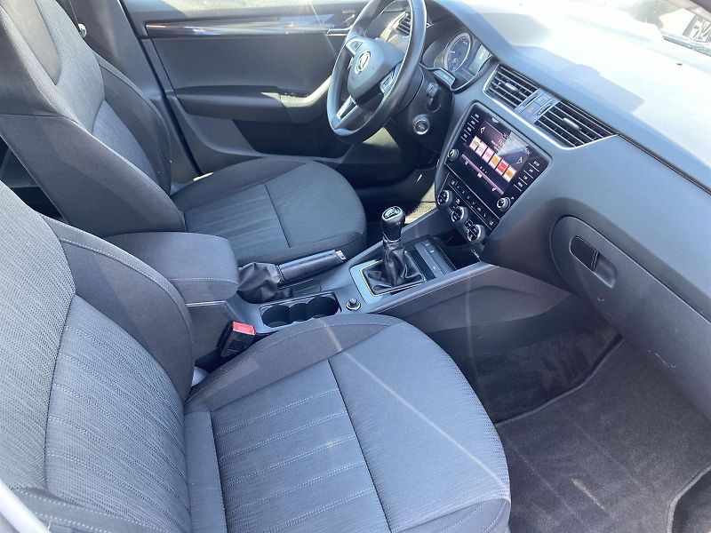 Škoda Octavia (2019) Combi 1.5 TSI Style - fotka 10 z 31