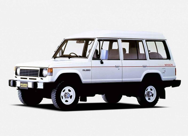 Mitsubishi Pajero při mezigeneračním setkání.
