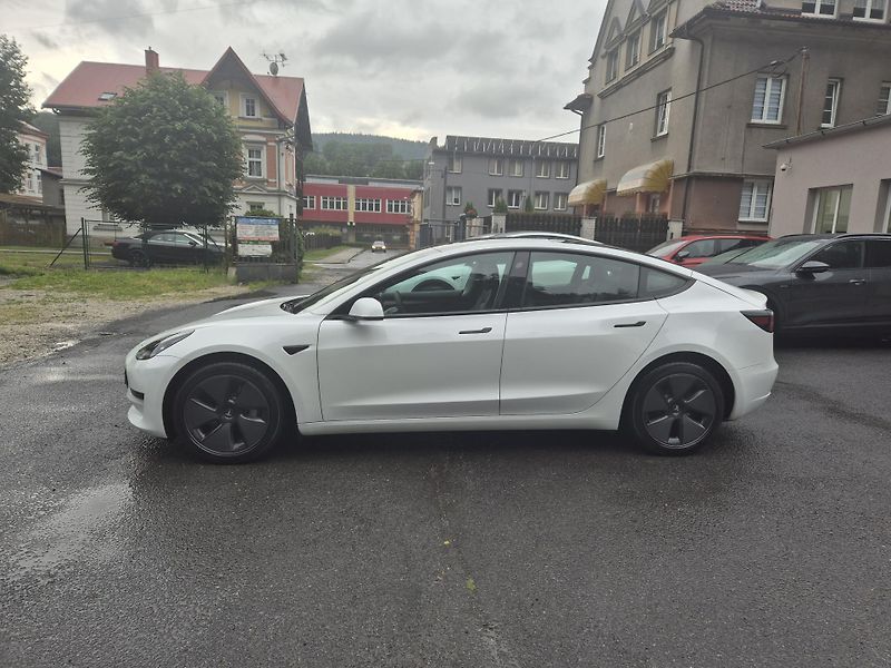 Tesla Model 3 STANDART RANGE 208kw SOH 93,6% - fotka 6 z 47