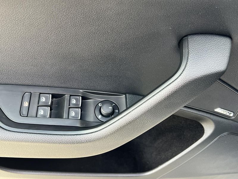 Škoda Superb (2017) 2,0TDi140kW Laurin&Klement DSG - fotka 13 z 42